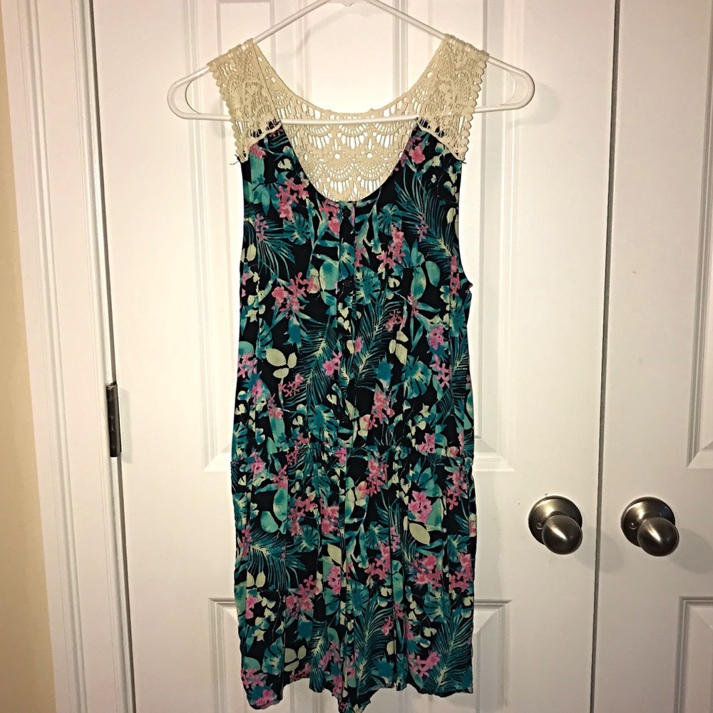 Women's floral Romper size Medium